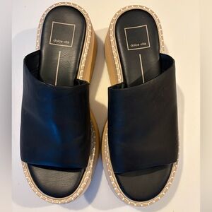 Dolce Vita Darcel Black Sandal in Good Condition Size 8.5